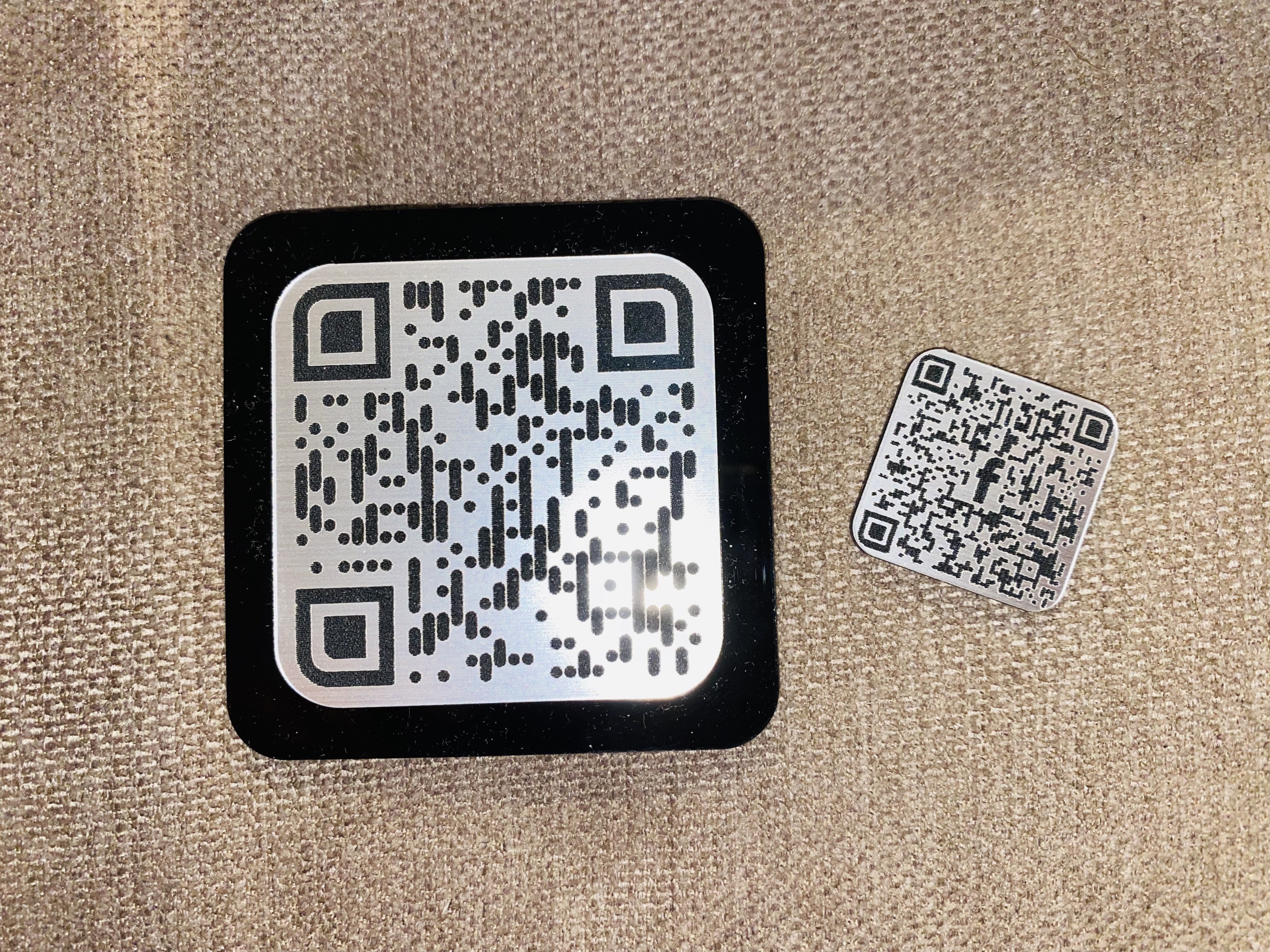 QR Code with NFC - Lay Flat